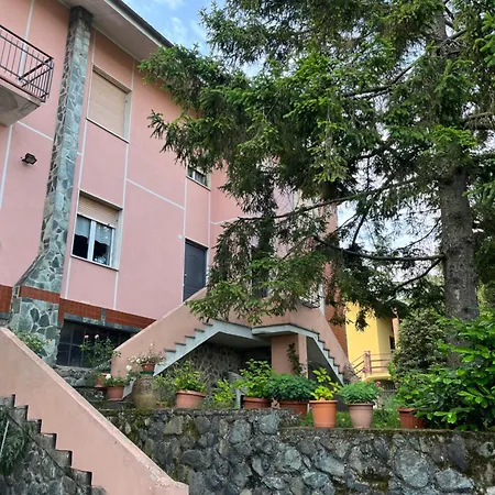 Vakantiehuis Il Pino Casaleggio Boiro